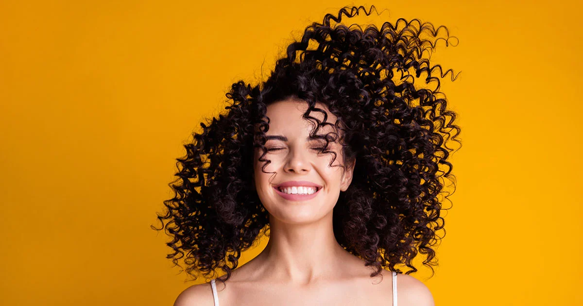 Três linhas de cuidados para cabelos cacheados passam por teste e revelam diferenças de preço e desempenho - Imagem do artigo