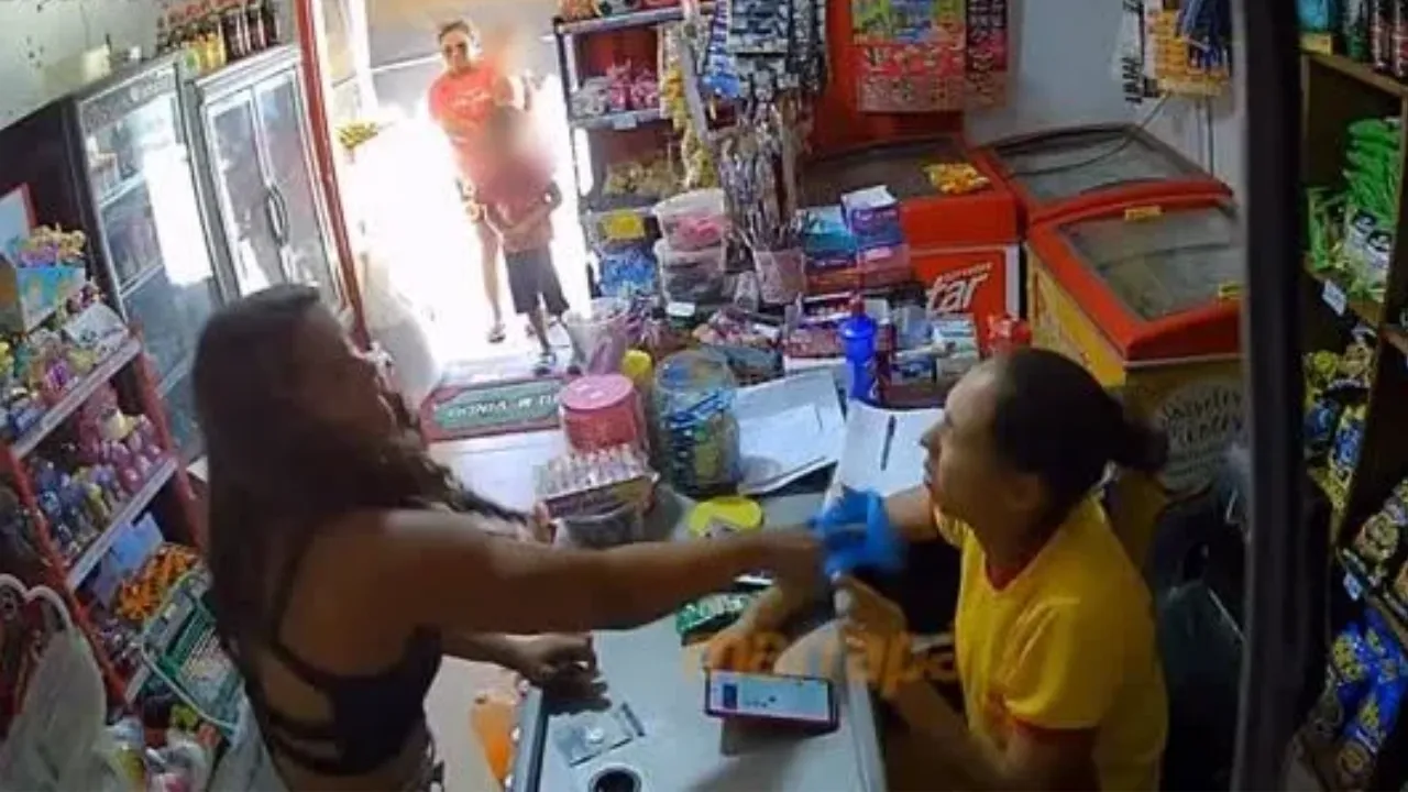 Atendente agredida com chinelo no MA; vídeo viraliza - Imagem do artigo