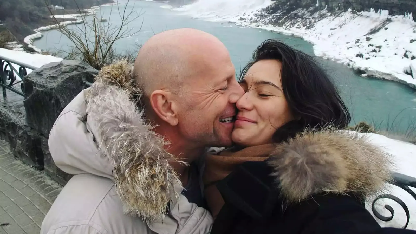 Emma Willis cogitou divórcio antes da demência de Bruce - Imagem do artigo