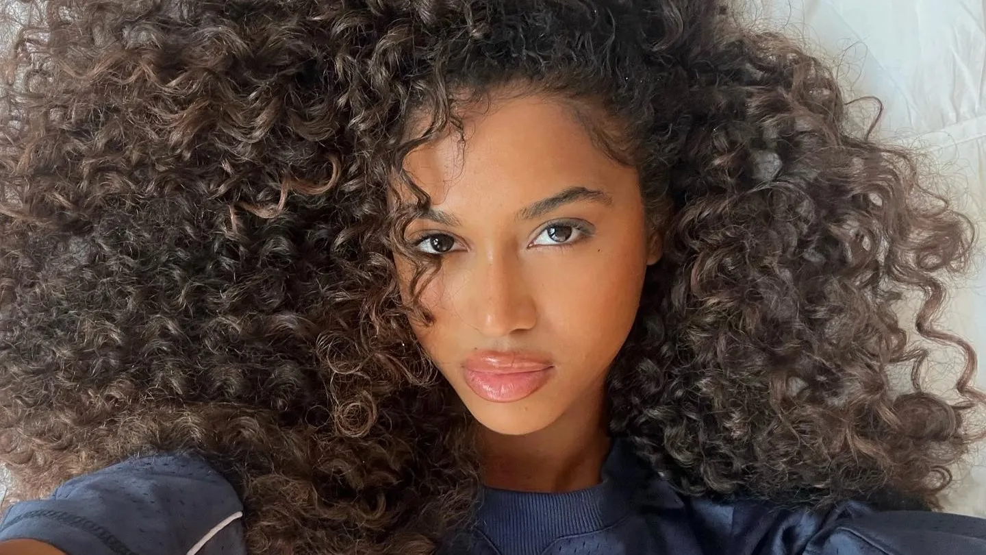 Creme de pentear de farmácia: 8 opções baratas para cachos - Imagem do artigo