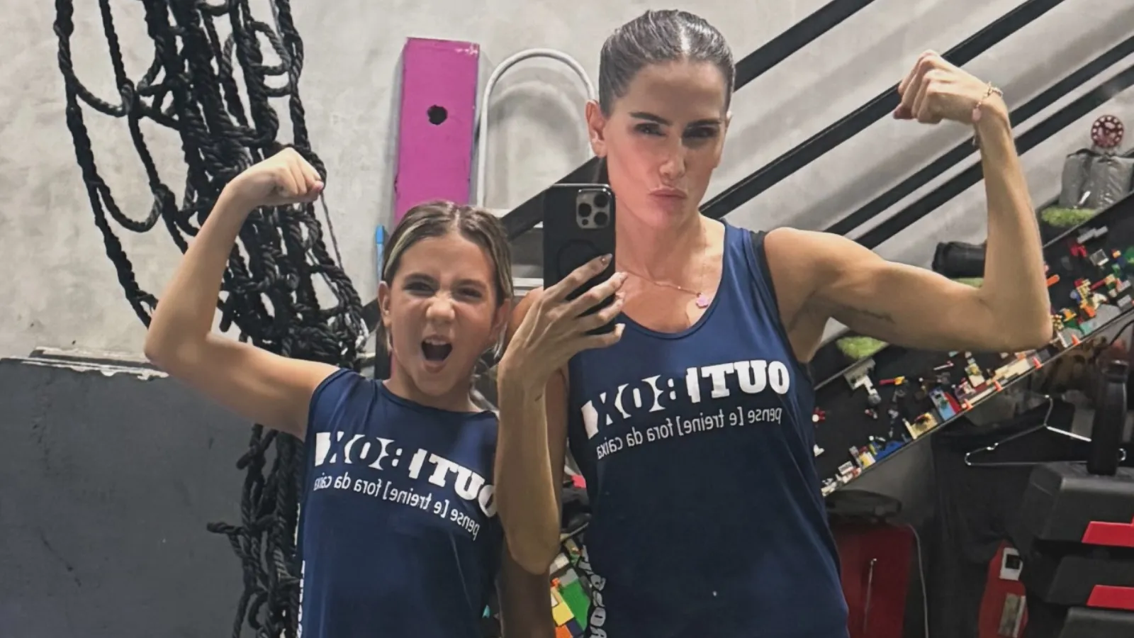 Deborah Secco exibe bíceps em treino de crossfit - Imagem do artigo