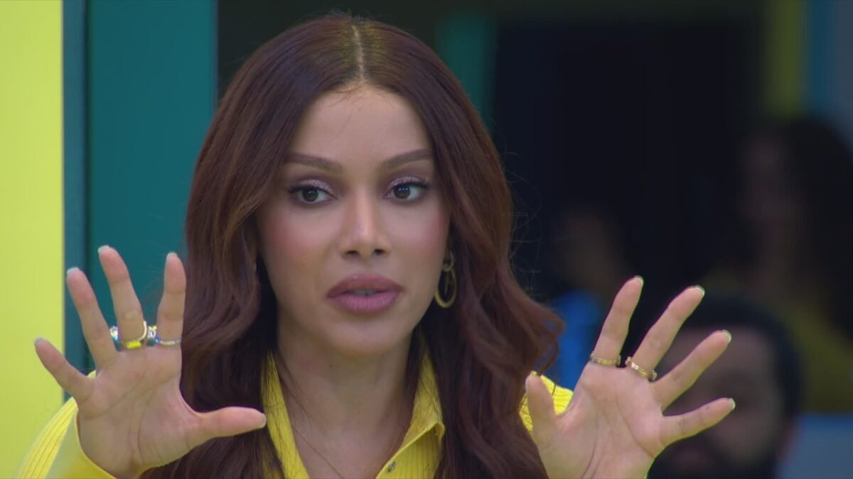 Anitta usa voz gravada em premiações, admite cantora - Imagem do artigo