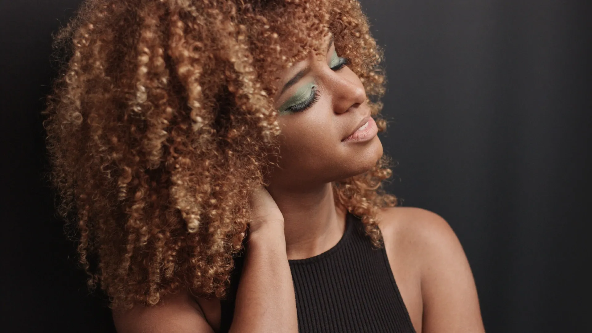 Cremes de pentear hidratantes: 8 opções que tratam os fios - Imagem do artigo