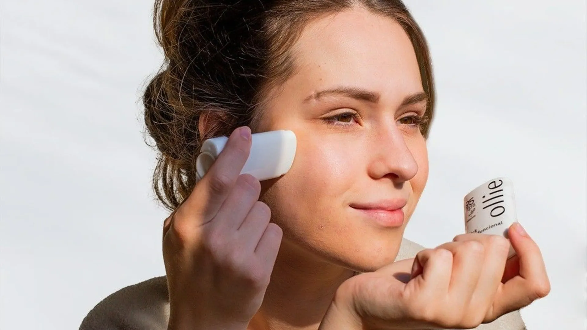 Protetor solar em bastão: 7 opções práticas de bolso - Imagem do artigo