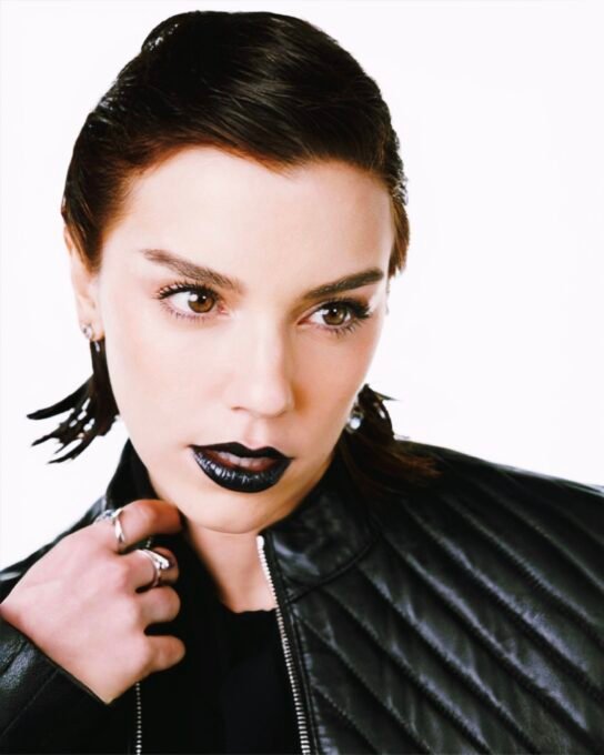 Alice Wegmann avalia Vale Tudo e fala em ser mãe - Imagem do artigo