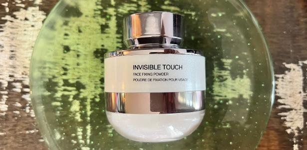 Pó Invisible Touch da Kiko Milano sela e matifica a make - Imagem do artigo