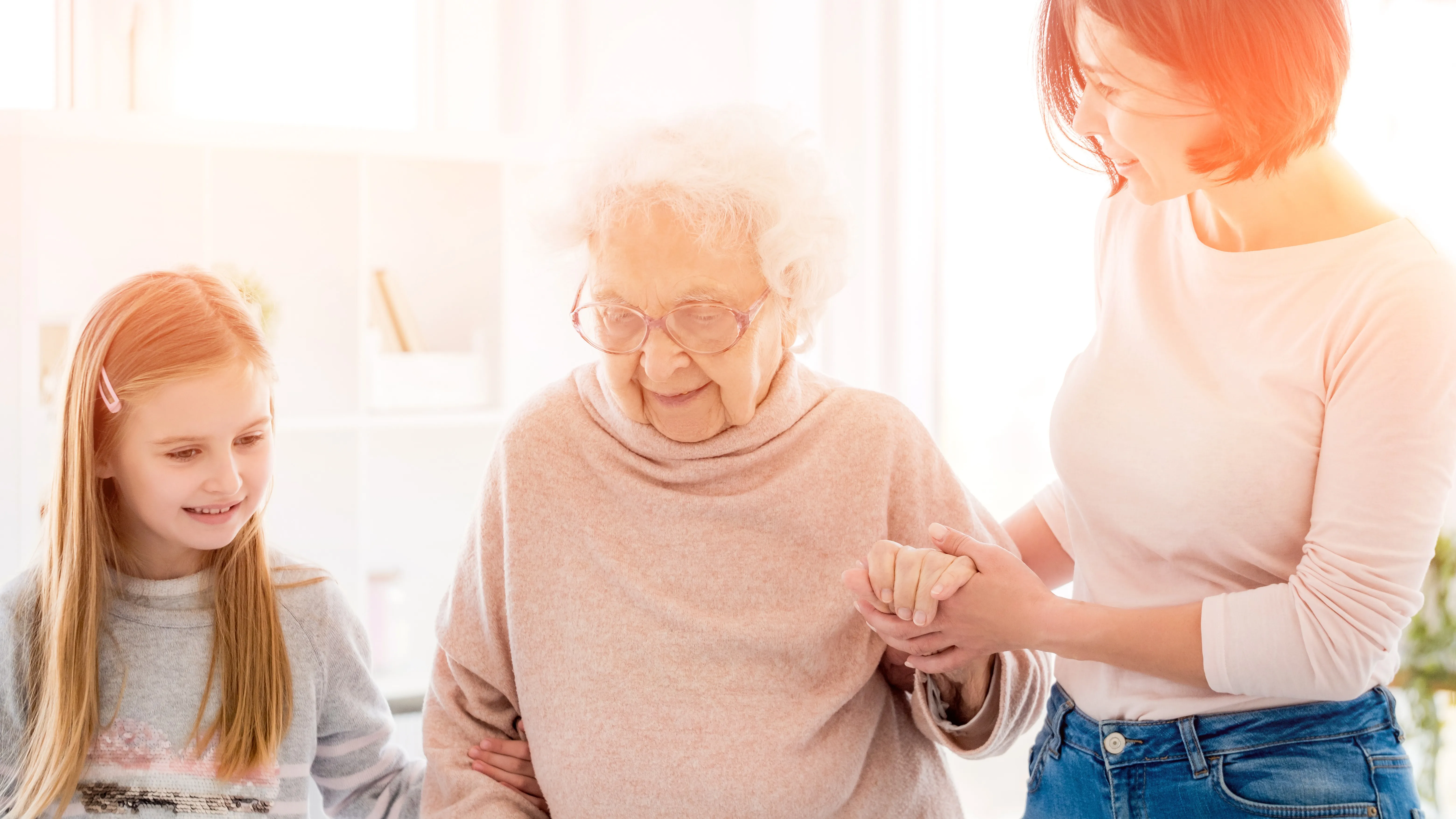 Geração sanduíche: desafio duplo de cuidado familiar - Imagem do artigo