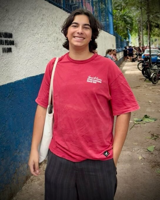 Dira Paes leva filho ao Enem e celebra momento especial - Imagem do artigo original