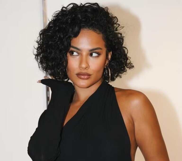 Cortes de cabelo curto dominam 2025: Pixie e Bob - Imagem do artigo original