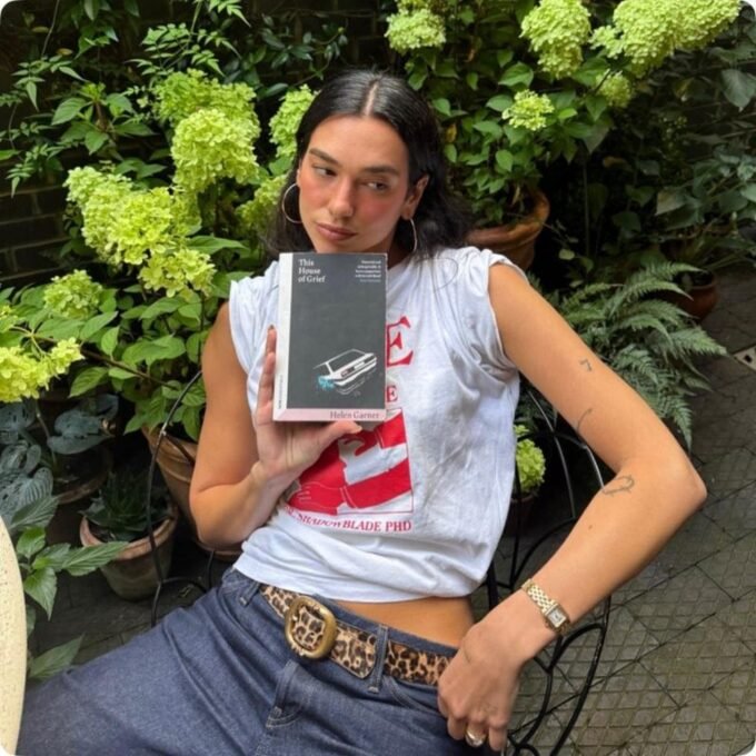 Dua Lipa na literatura: poliglota vira referência mundial - Imagem do artigo original