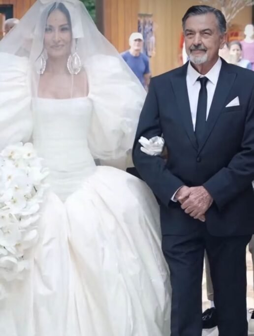 Sabrina Sato homenageia pai Omar Rahal em aniversário - Imagem do artigo original