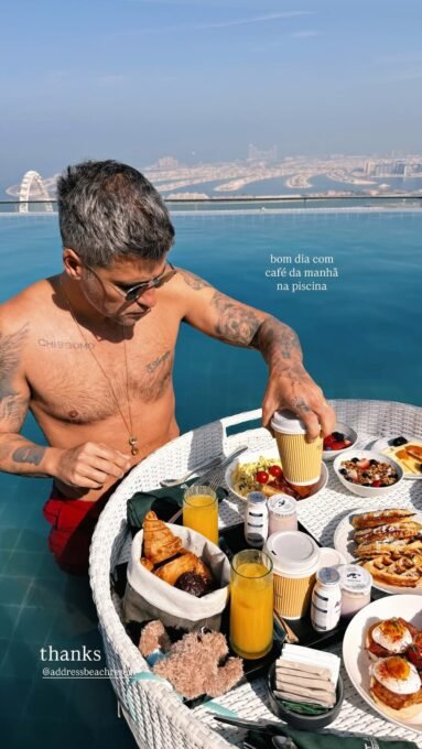 Giovanna Ewbank e Bruno Gagliasso na piscina em Dubai - Imagem do artigo original