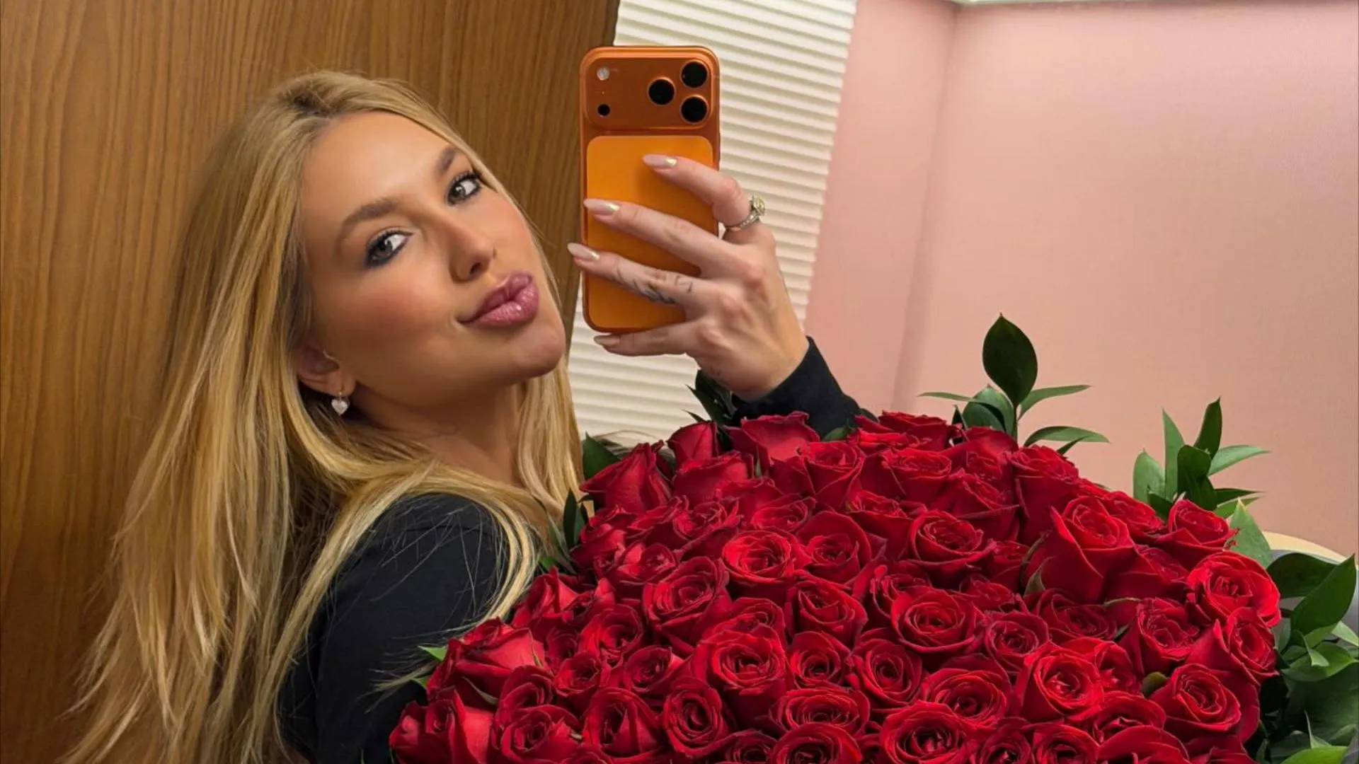 Virginia Fonseca recebe buquê de Vini Jr após acordo judicial - Imagem do artigo