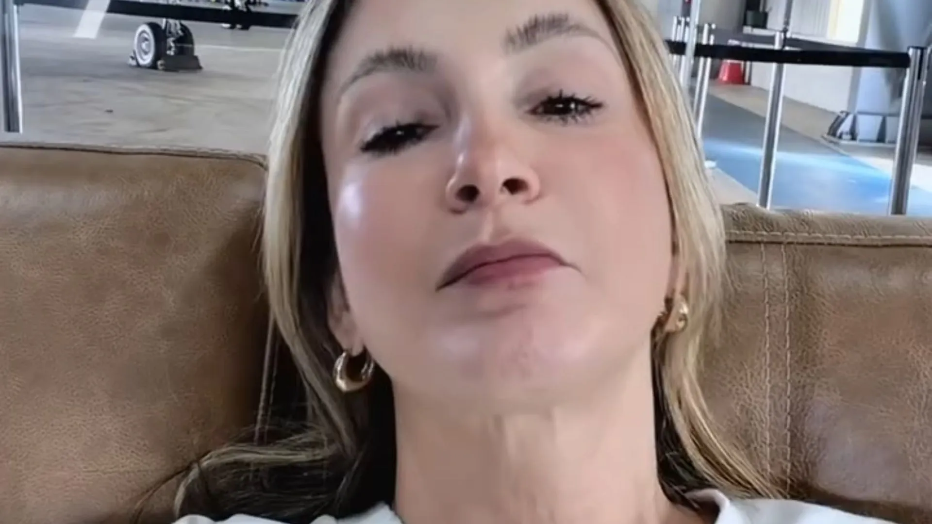 Claudia Leitte cancela shows por broncopneumonia, diz assessoria - Imagem do artigo