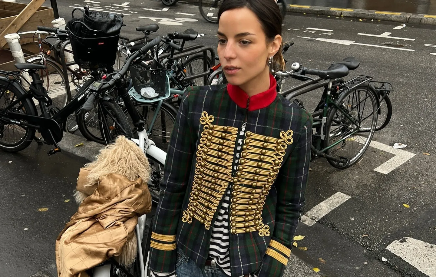 Jaqueta napoleônica lidera tendências fashion em 2025 - Imagem do artigo