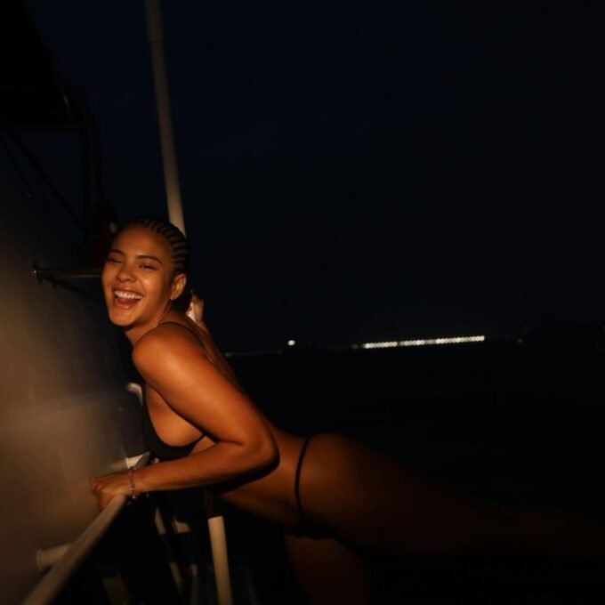 Bella Campos faz passeio de barco noturno no Rio de Janeiro - Imagem do artigo original