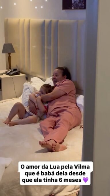 Eliezer flagra carinho de Lua com babá em vídeo fofo - Imagem do artigo original