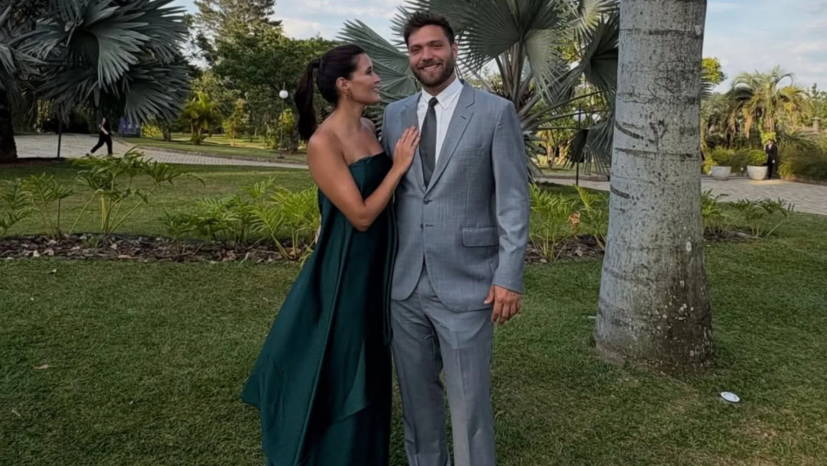 Beatriz Bonemer publica fotos com o namorado no Instagram - Imagem do artigo