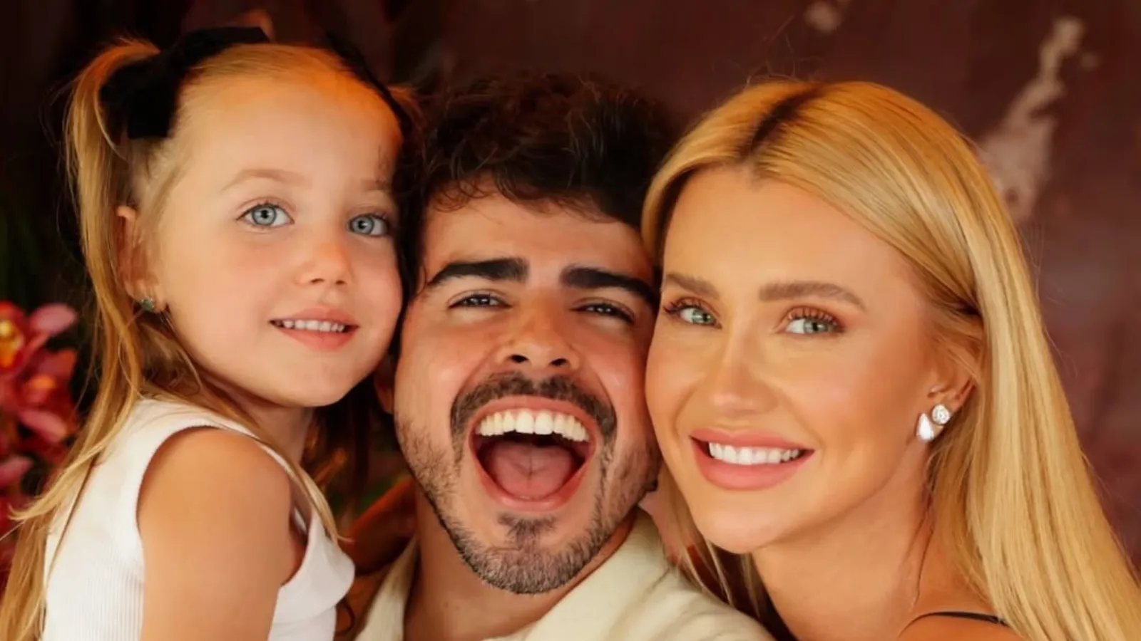 Ana Paula Siebert rebate internauta que atacou videomaker - Imagem do artigo