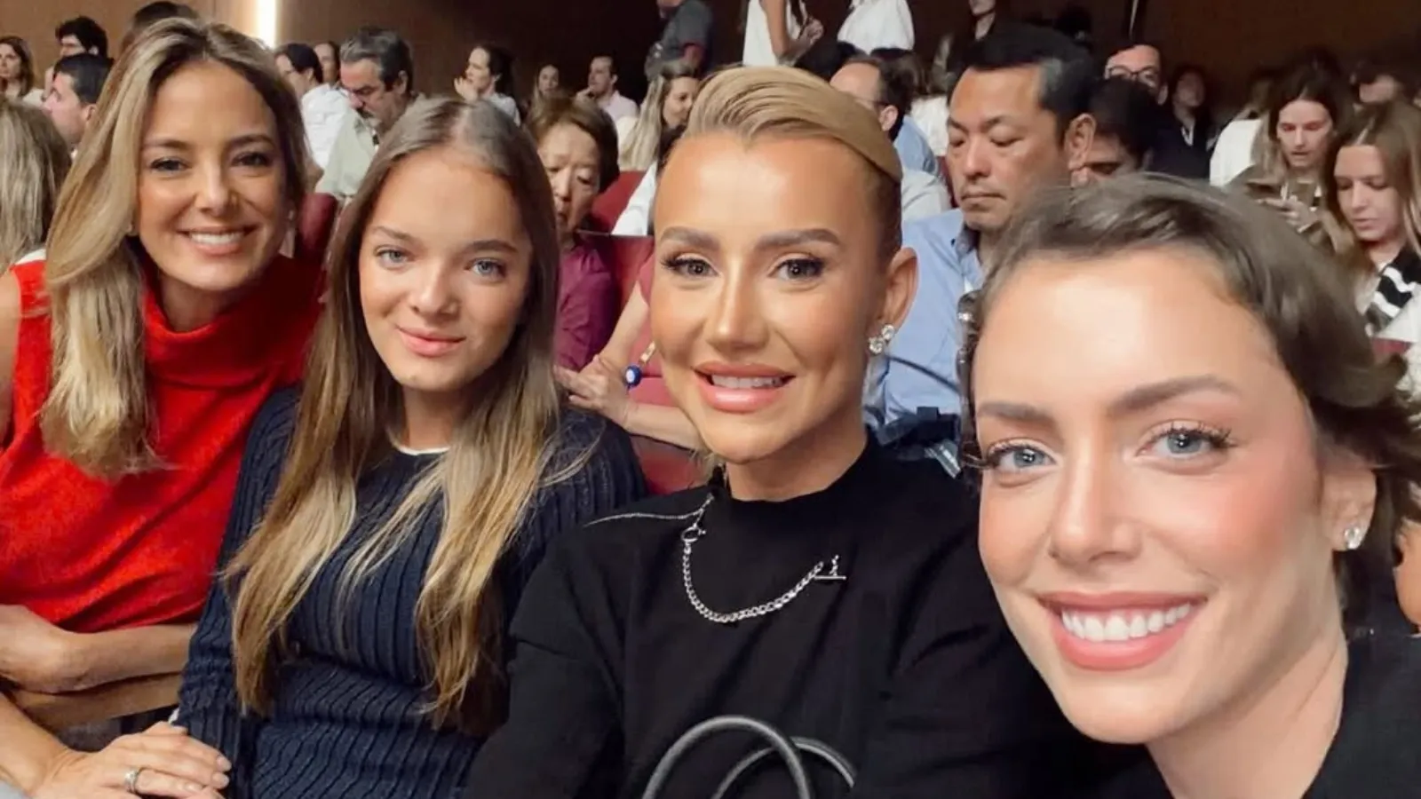 Ticiane Pinheiro reúne amigas em apresentação das filhas - Imagem do artigo