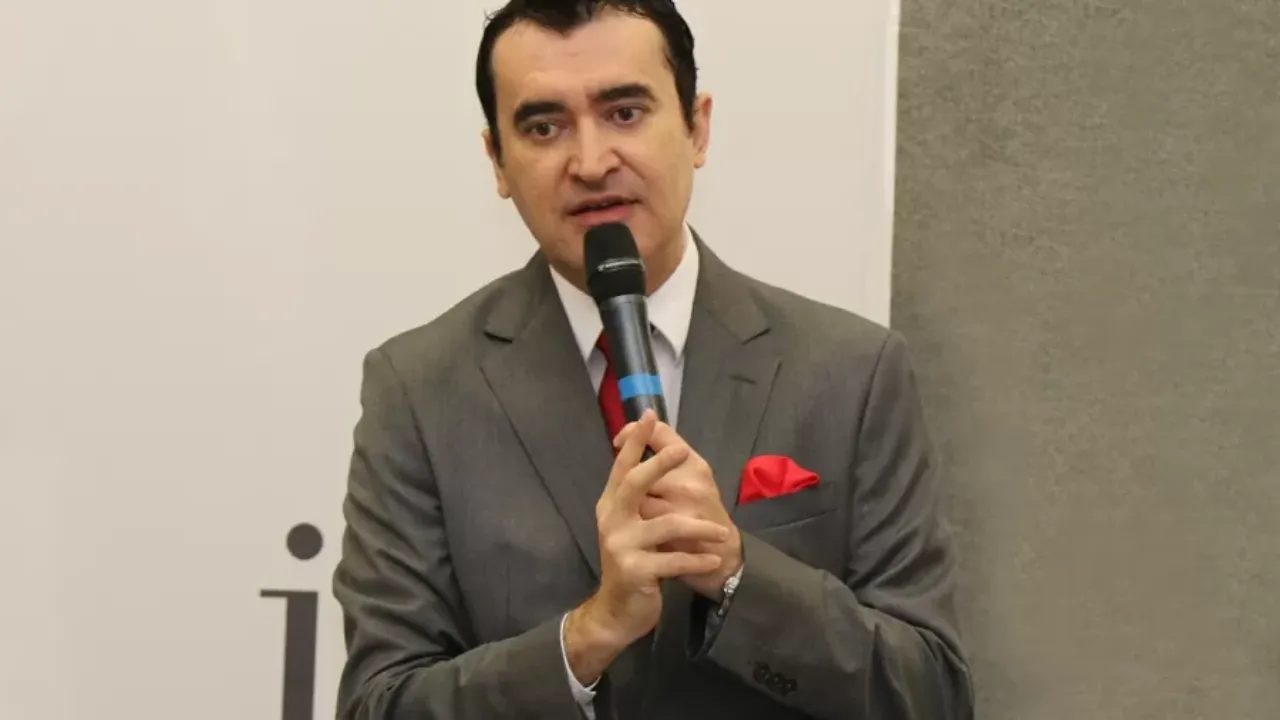 Professor da USP é demitido por assédio sexual após denúncia - Imagem do artigo