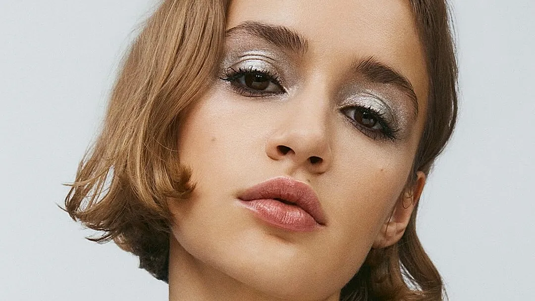 Sombras cintilantes: 6 paletas para brilhar no Natal - Imagem do artigo