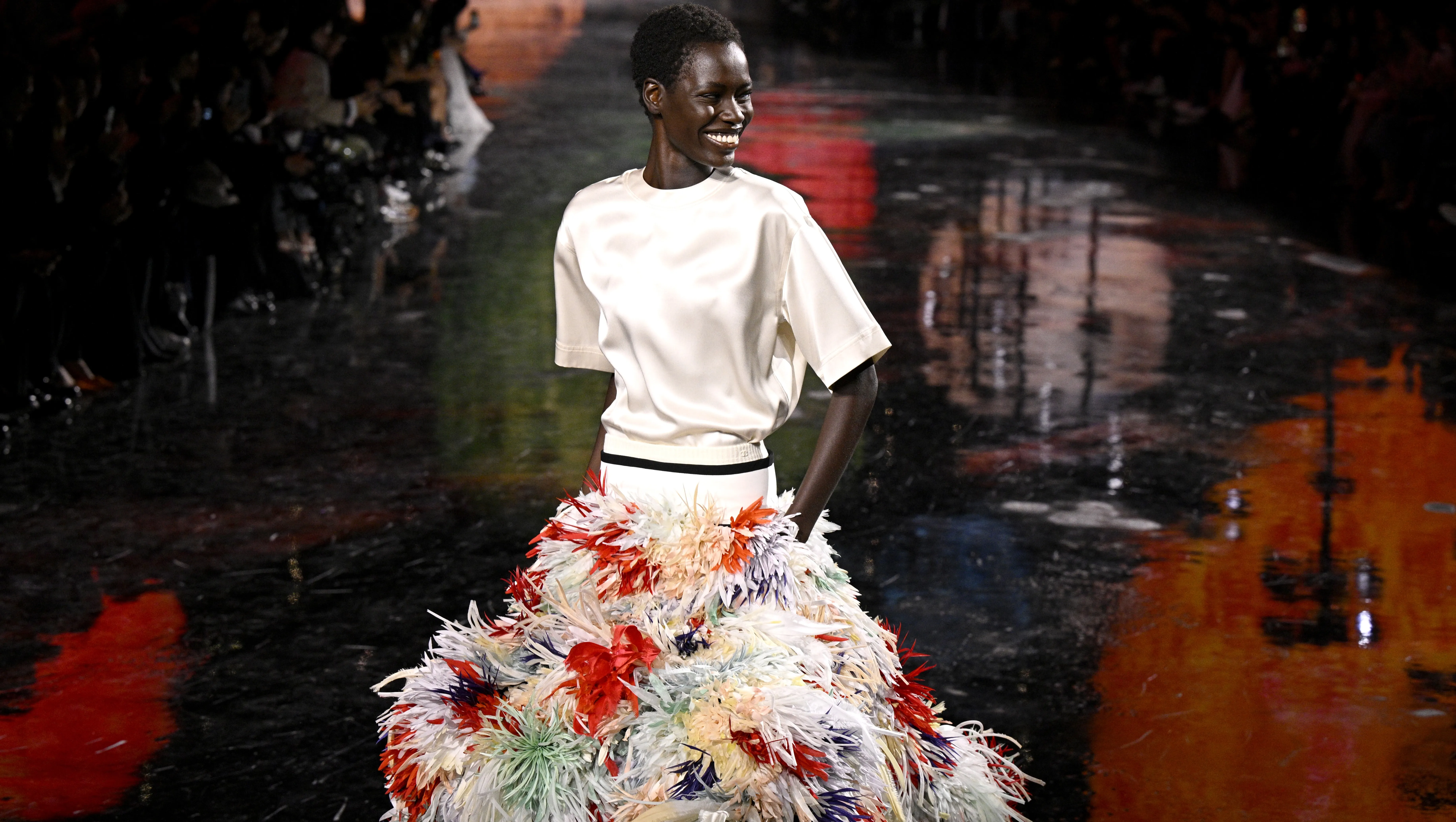 Desfiles de moda 2025: 10 passarelas que marcaram o ano - Imagem do artigo