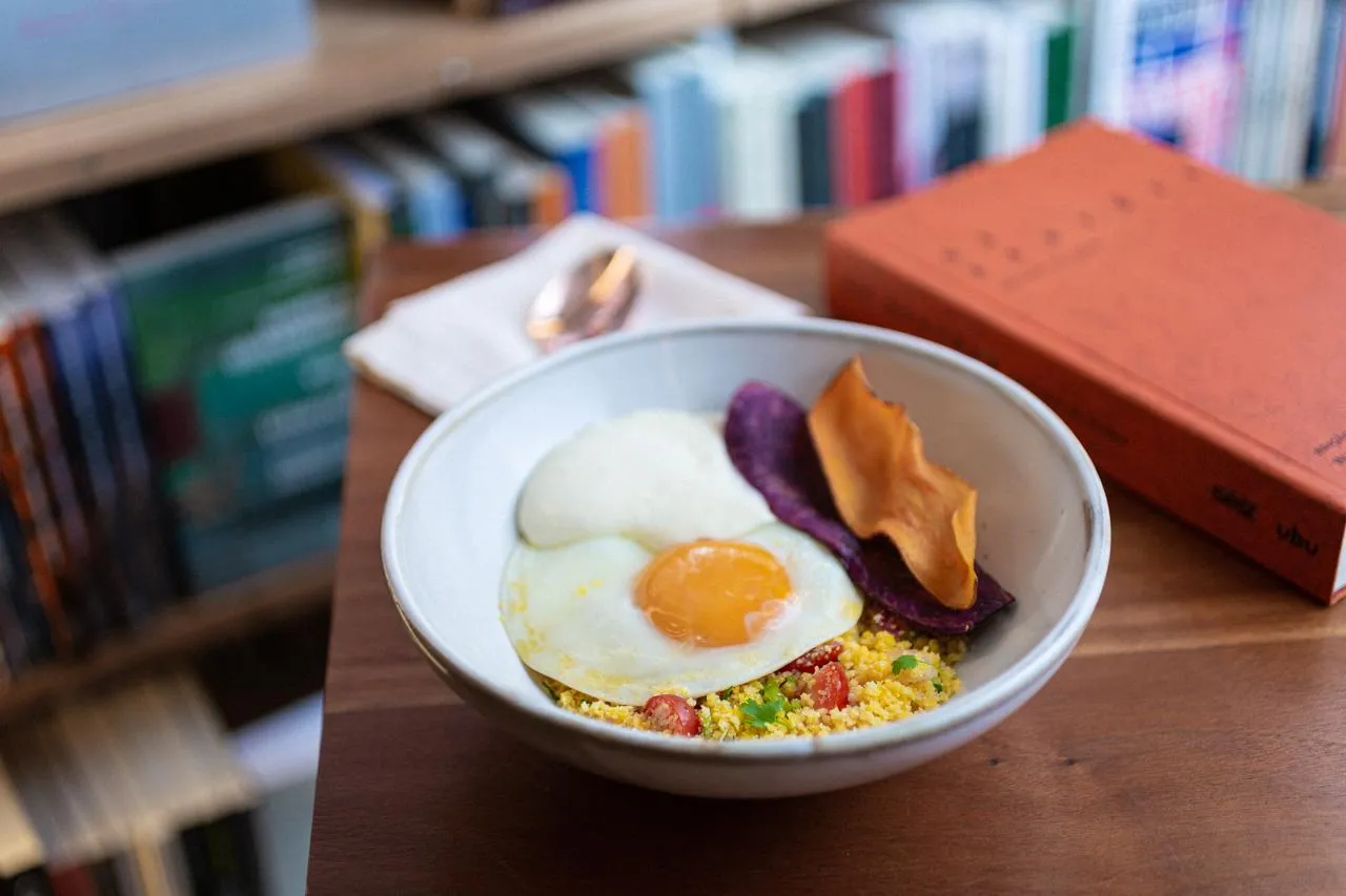 Bel Coelho lança livro e amplia cozinhas com sabores nativos - Imagem do artigo