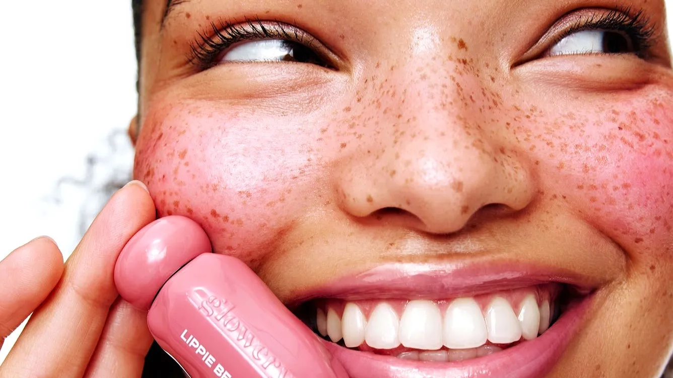 Blush corado natural: 6 opções essenciais para o verão - Imagem do artigo