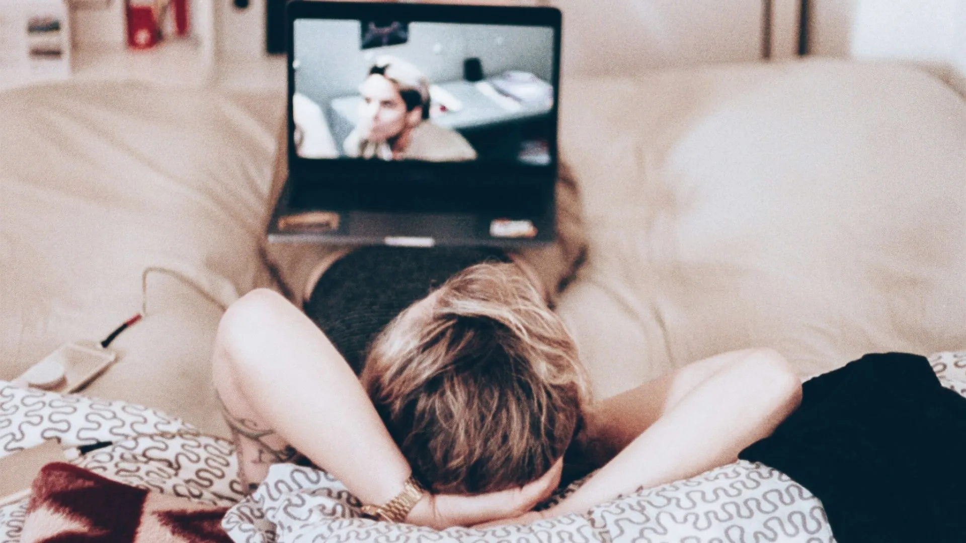 Geração Z quer contexto nas cenas de sexo, diz pesquisa - Imagem do artigo