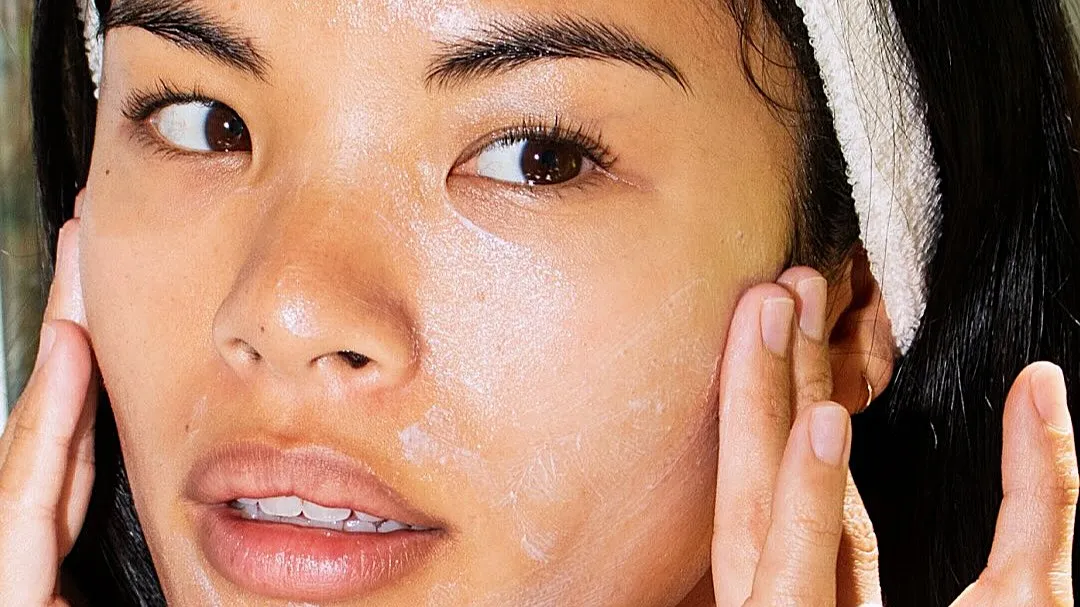 Protetor solar para pele oleosa: 5 opções leves - Imagem do artigo