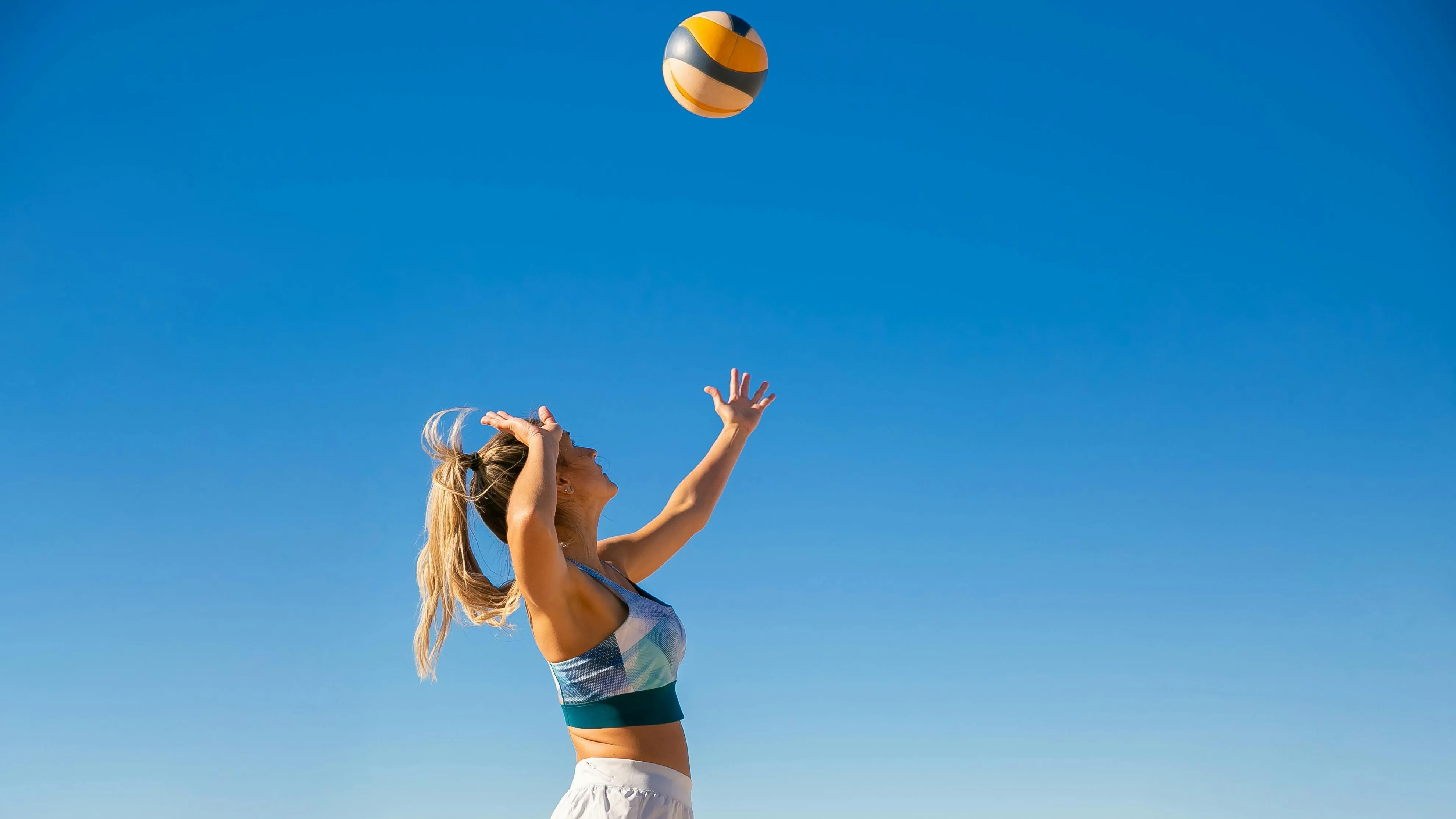 Desidratação no verão: riscos e cuidados para mulheres - Imagem do artigo