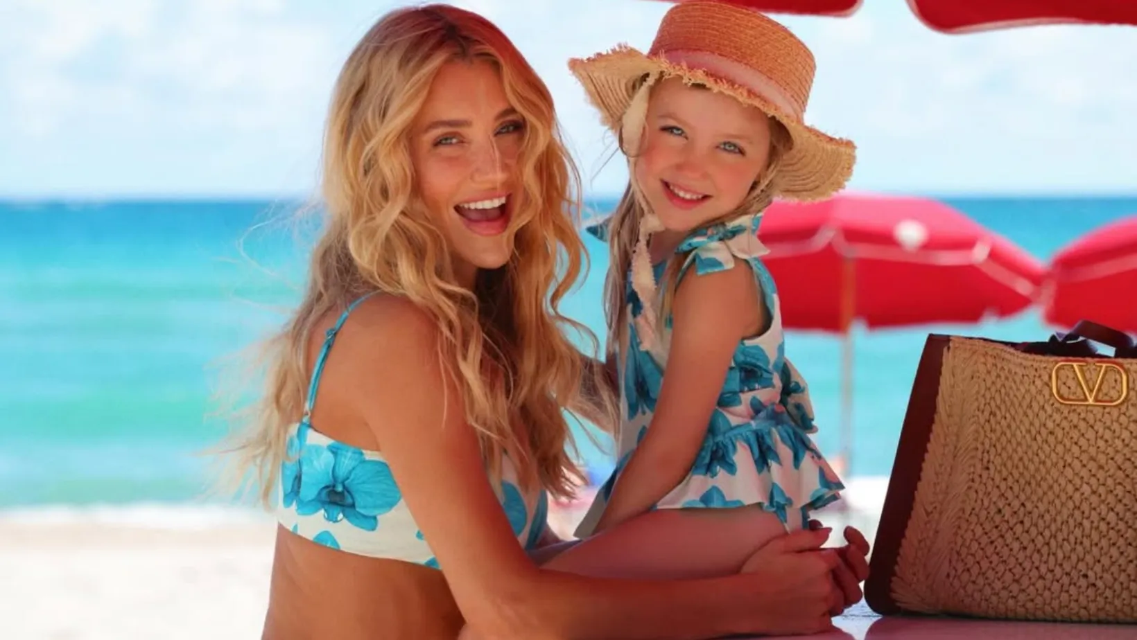 Ana Paula Siebert exibe biquíni com a filha em Miami - Imagem do artigo