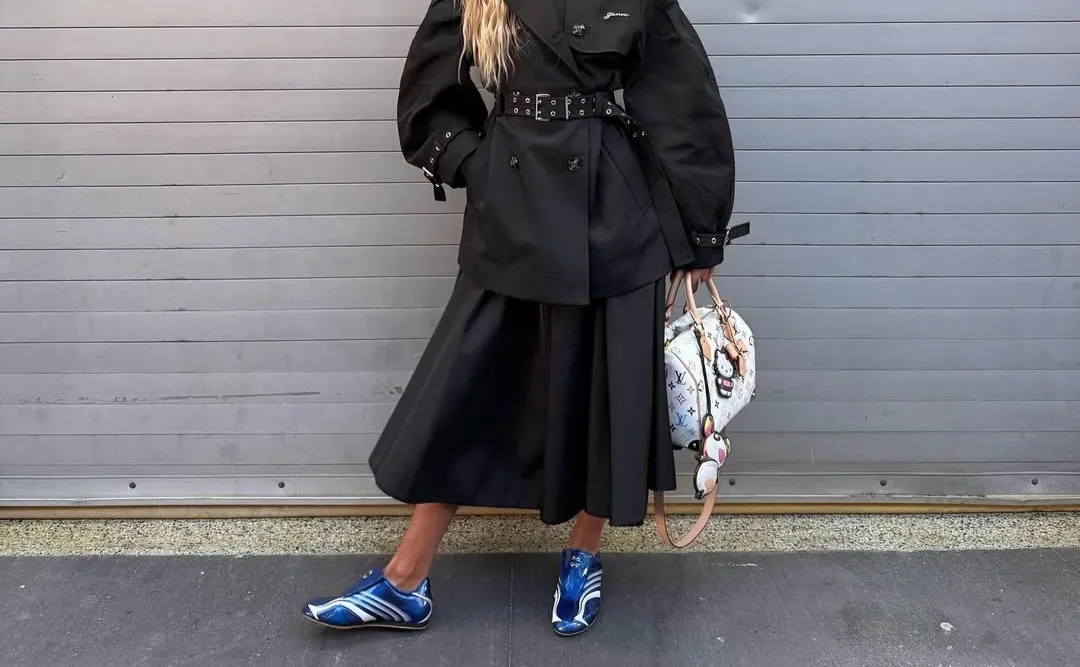 Tênis esportivos de 2026 dominam o street style - Imagem do artigo