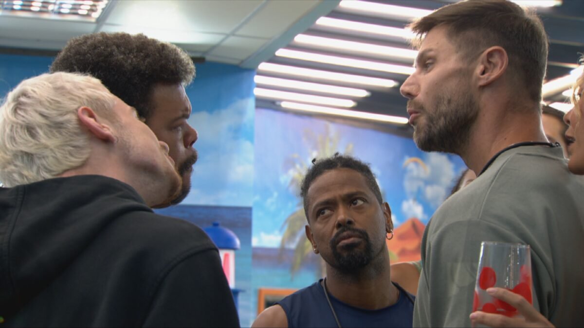 Briga de Jonas Sulzbach e Babu Santana agita o BBB 26 - Imagem do artigo