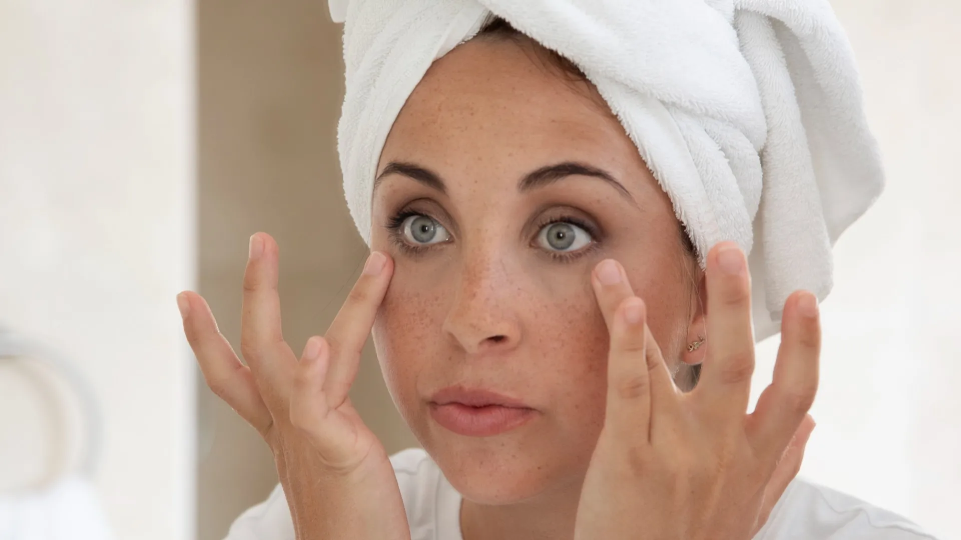 Sérum para olheiras: 7 opções que clareiam e desincham - Imagem do artigo