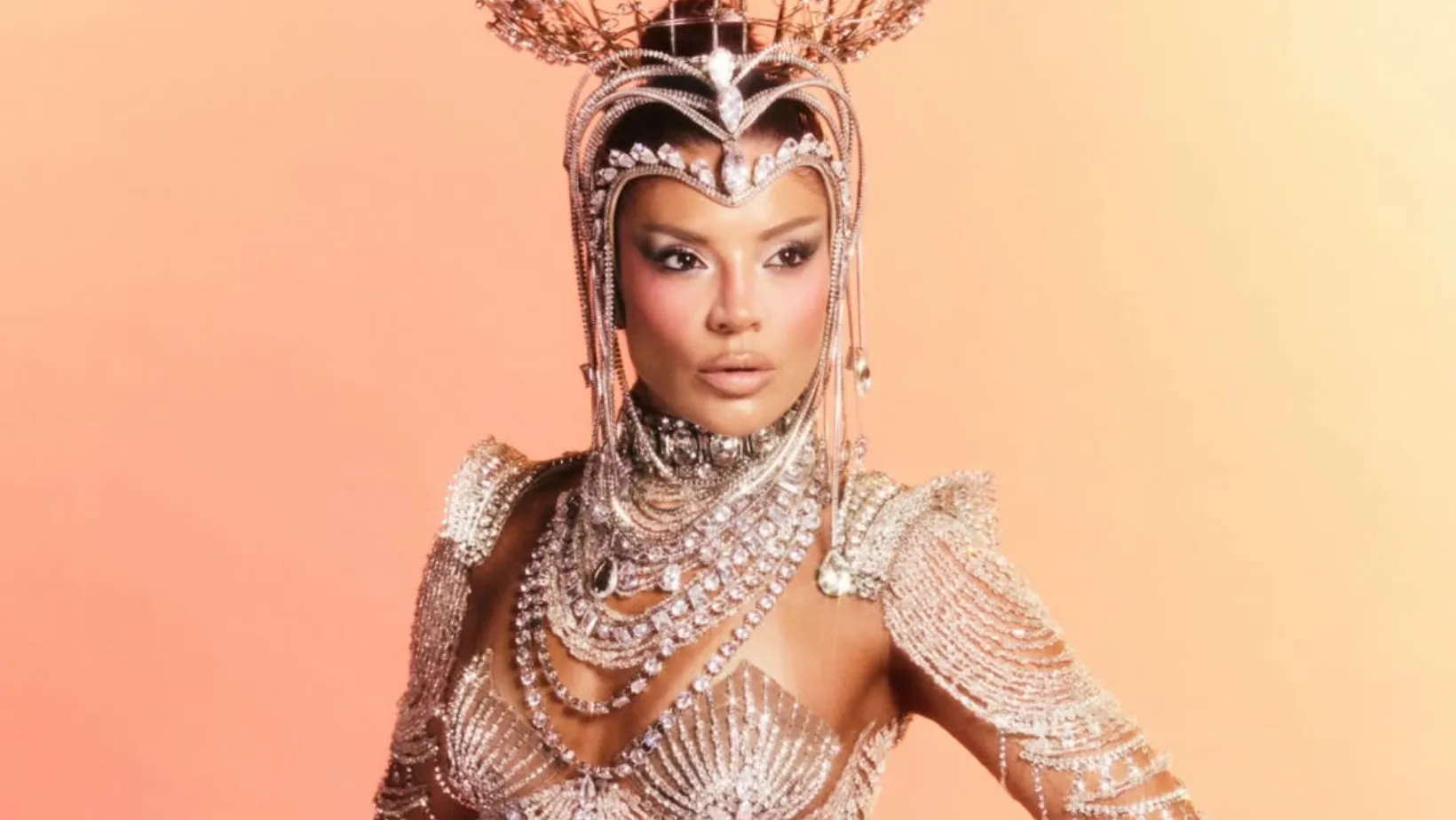 Gkay brilha em look de pedrarias no ensaio final da Salgueiro - Imagem do artigo