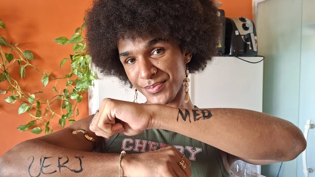 Estudante trans na Uerj sofre ataques após aprovação - Imagem do artigo