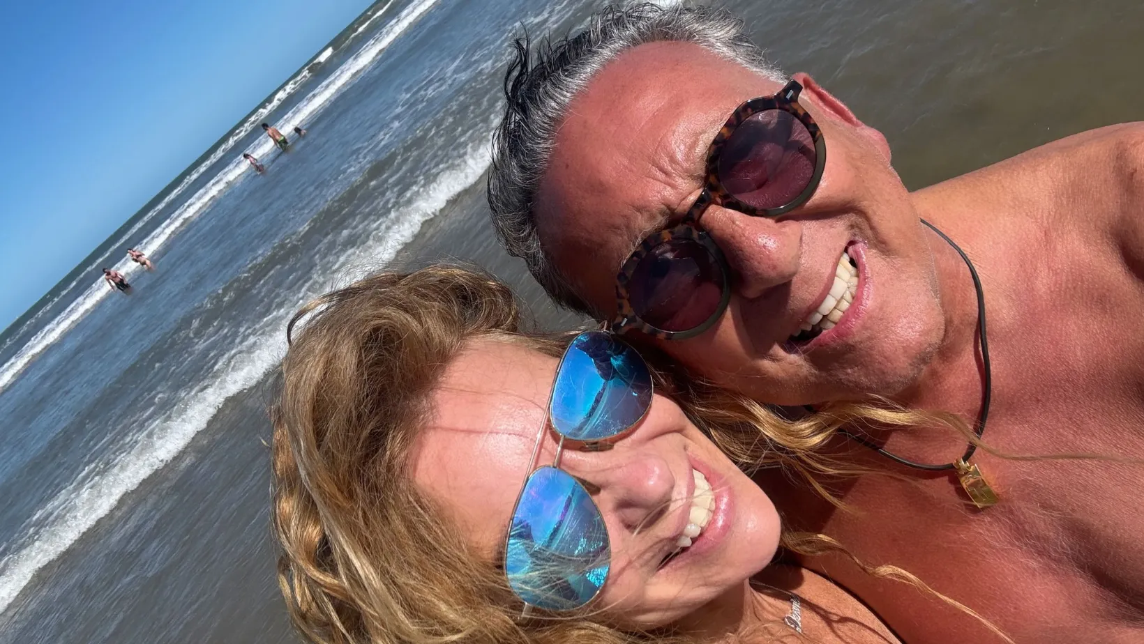 Desirée Soares e Galvão Bueno curtem Praia do Cassino - Imagem do artigo