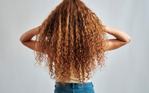 Ativos que protegem o cabelo no verão: guia essencial - Imagem do artigo original