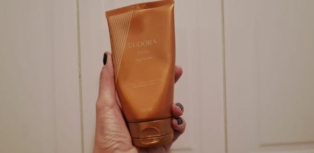 Loção iluminadora Eudora traz glow e perfume à pele - Imagem do artigo