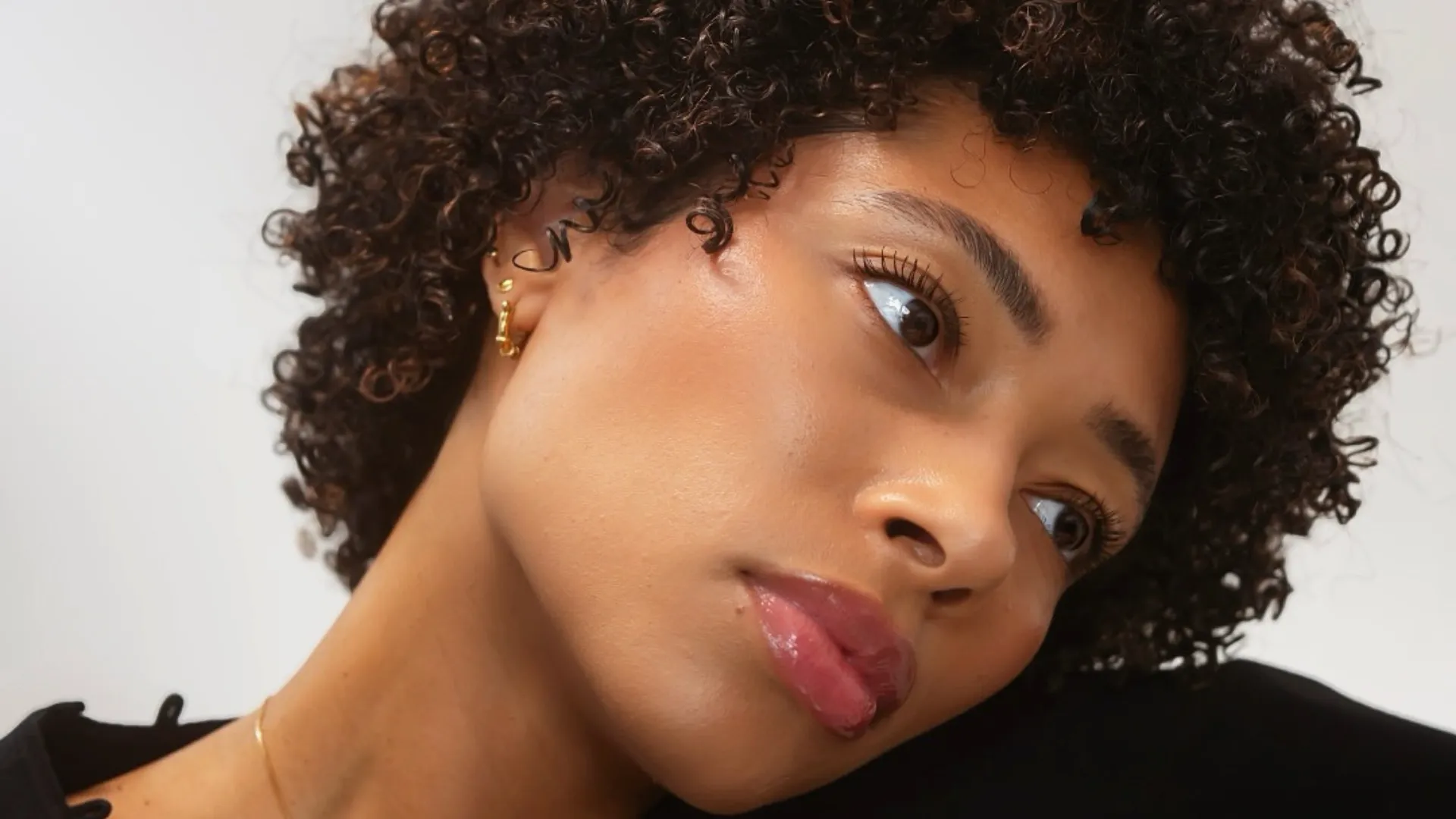 Skincare minimalista ganha força contra excesso de produtos - Imagem do artigo