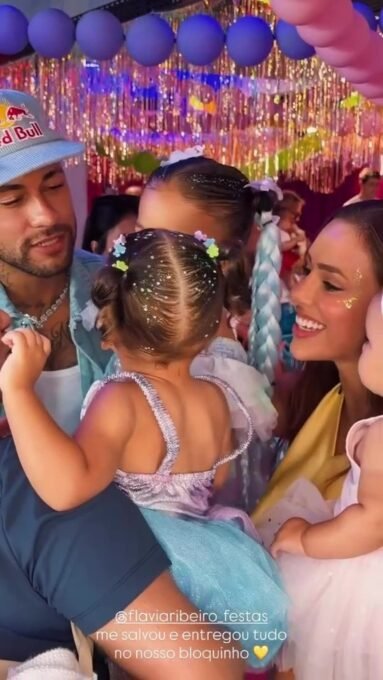 Bruna Biancardi faz Bloquinho da Mavie com filhas de Neymar - Imagem do artigo original