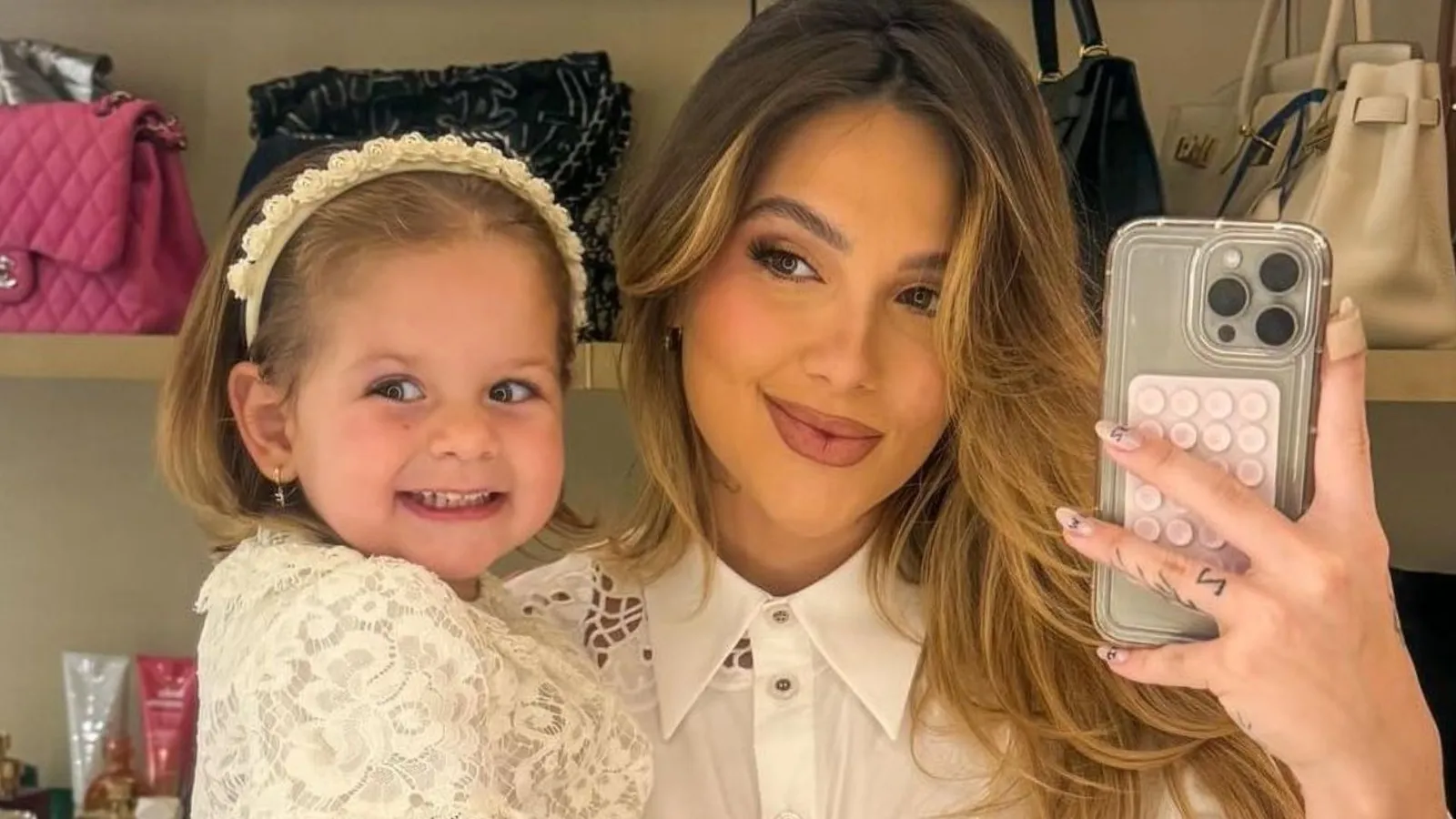 Virginia mata saudade da filha em chamada de vídeo em Madrid - Imagem do artigo