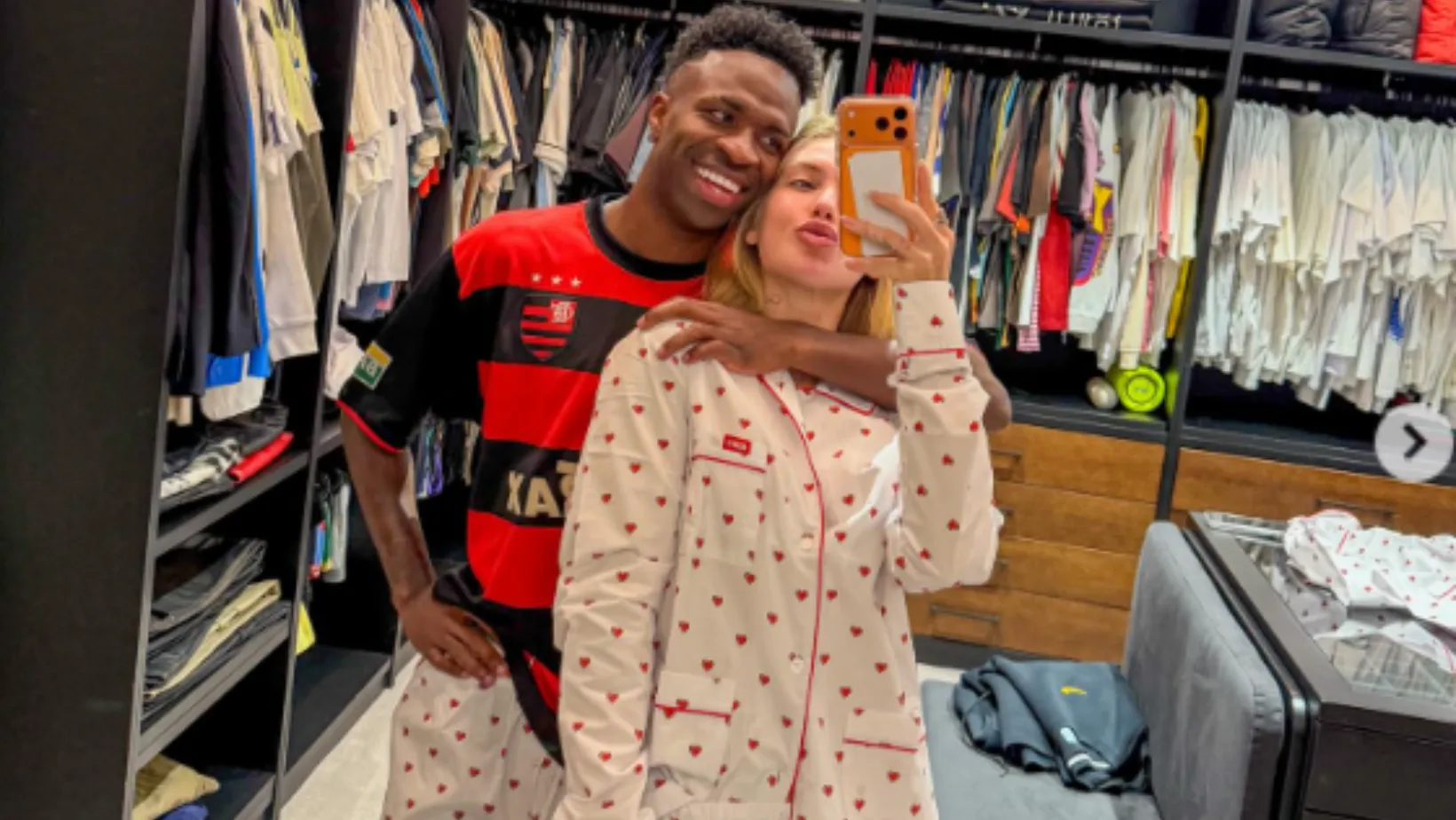 Virginia e Vini Jr combinam pijama de corações em Madri - Imagem do artigo