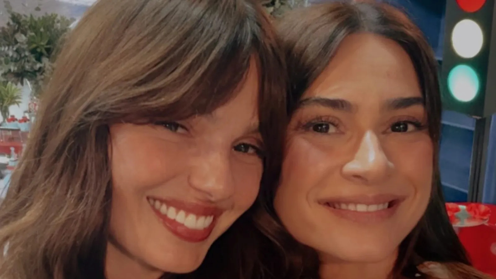 Isis Valverde e Thaila Ayala se reencontram em festa - Imagem do artigo