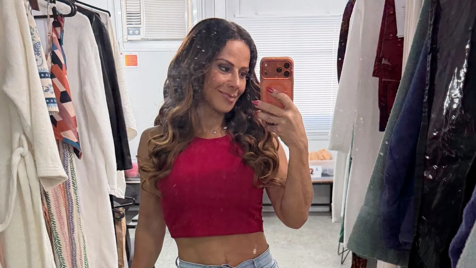 Viviane Araújo exibe barriga nos bastidores de Três Graças - Imagem do artigo