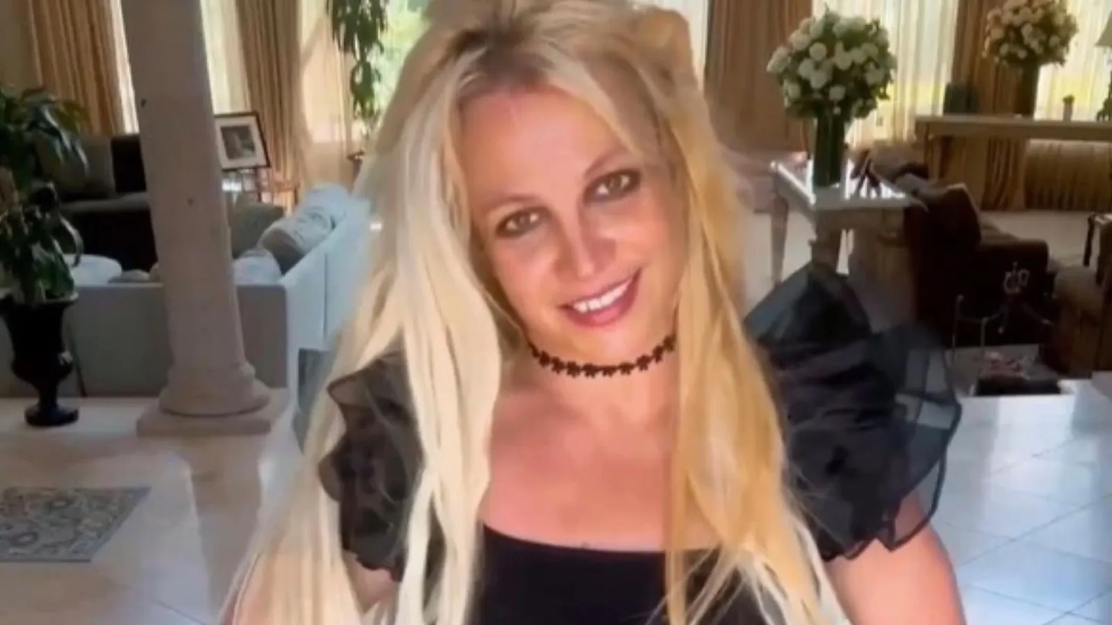 Britney Spears demite coaches de sobriedade antes de prisão - Imagem do artigo