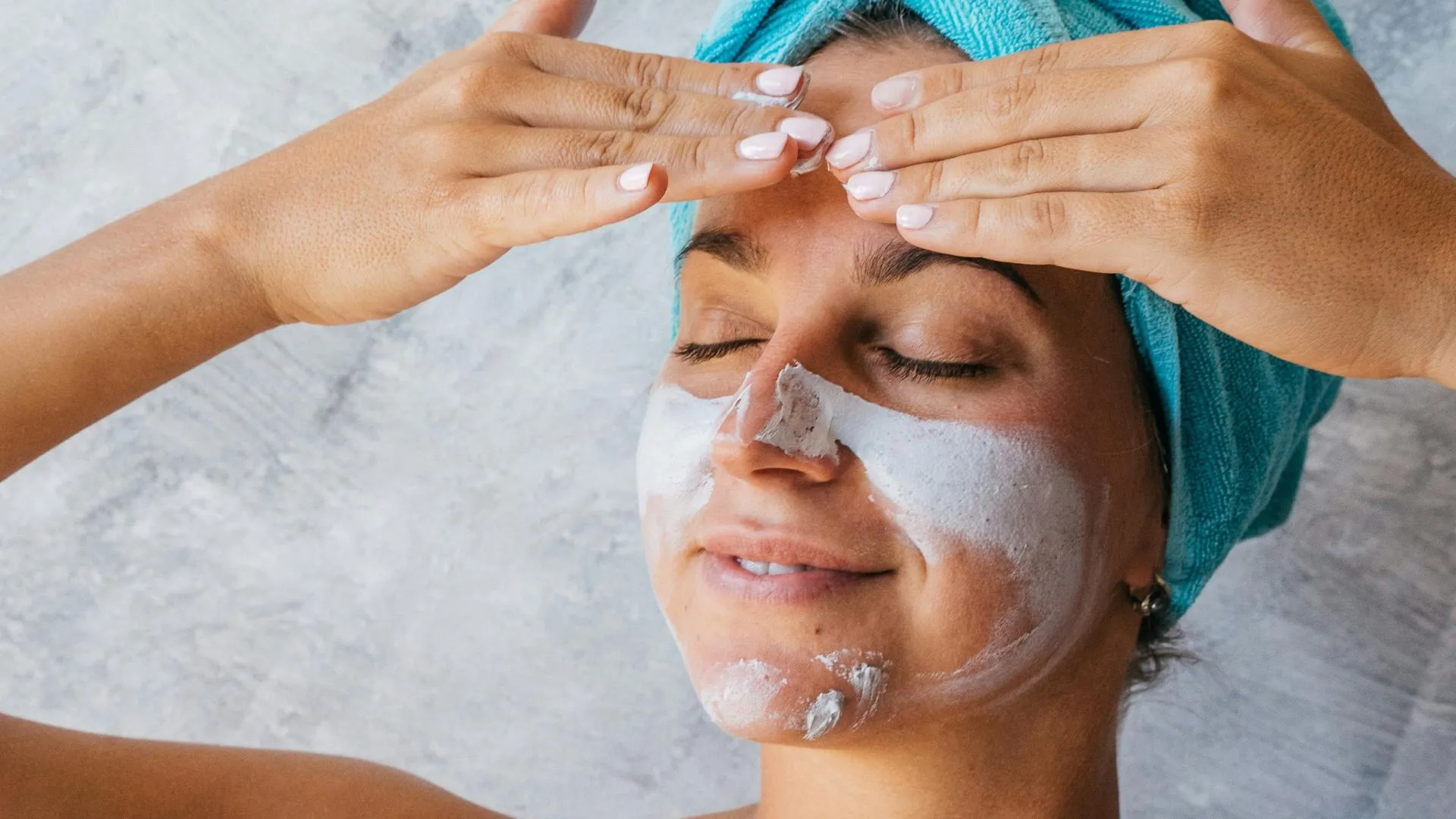 Esfoliar o rosto: guia completo e seguro para pele saudável - Imagem do artigo