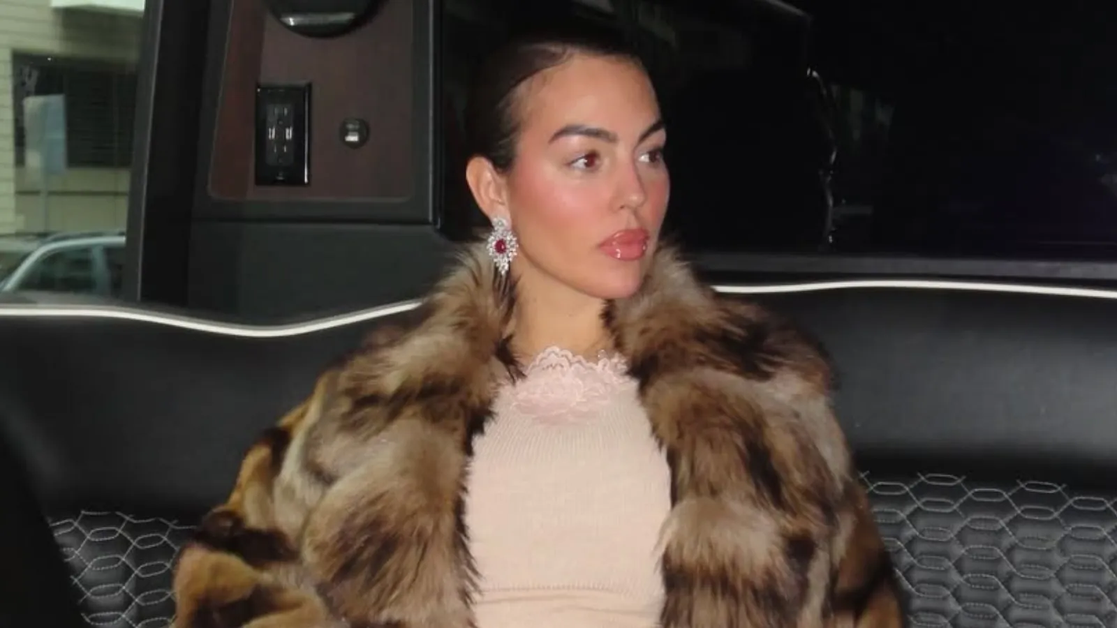 Birkin Himalaya: Georgina Rodríguez exibe bolsa de R$ 2,3 mi - Imagem do artigo